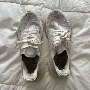 Adidas Women's Ultraboost 22 Running Shoe Size 7 Color White